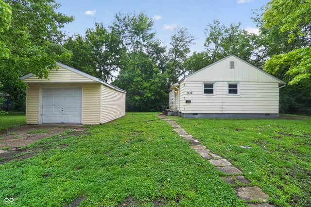 7402 E 46th Street, Indianapolis, IN 46226, photo 4 of 16