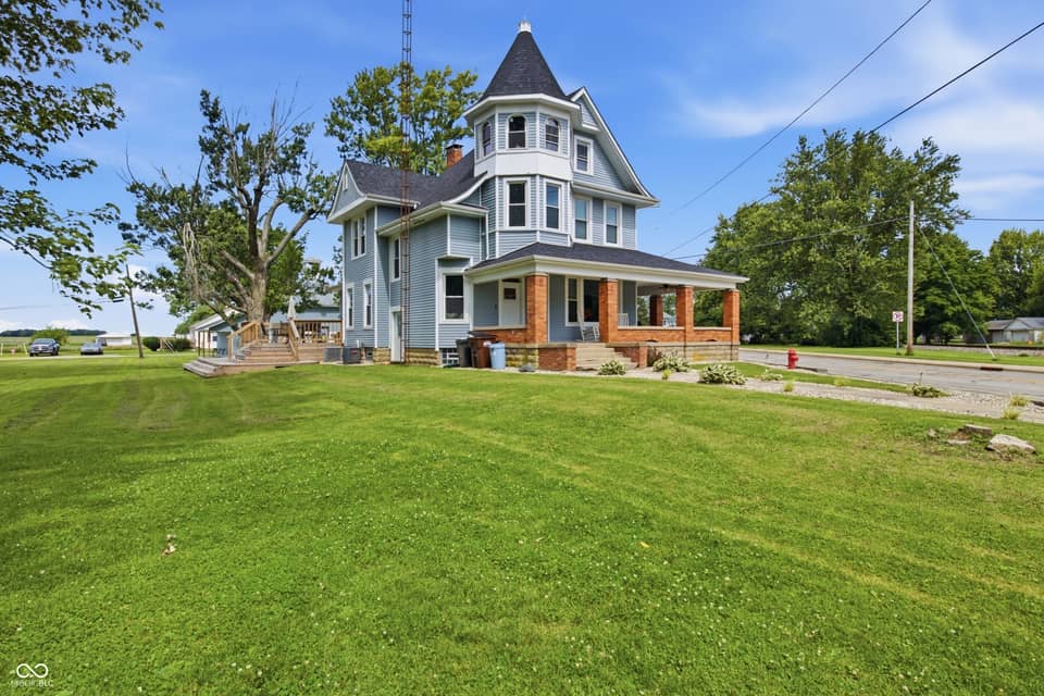 303 Liberty Avenue, West College Corner
