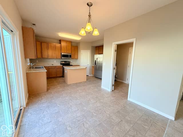 652 Classic Lane, Greenwood, IN 46143, photo 5 of 25