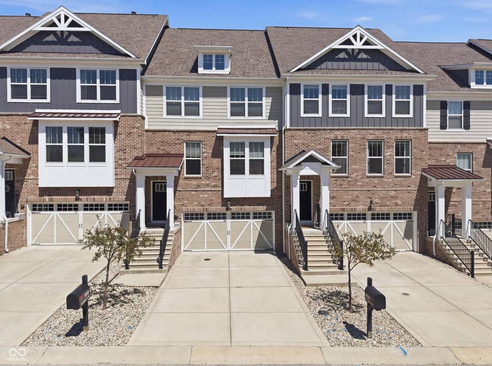 16067 Barringer Court, Westfield