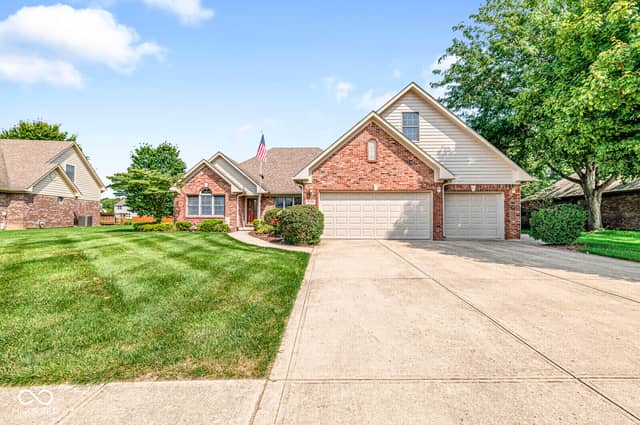 6298 Canak Drive, Avon, IN 46123, photo 3 of 42