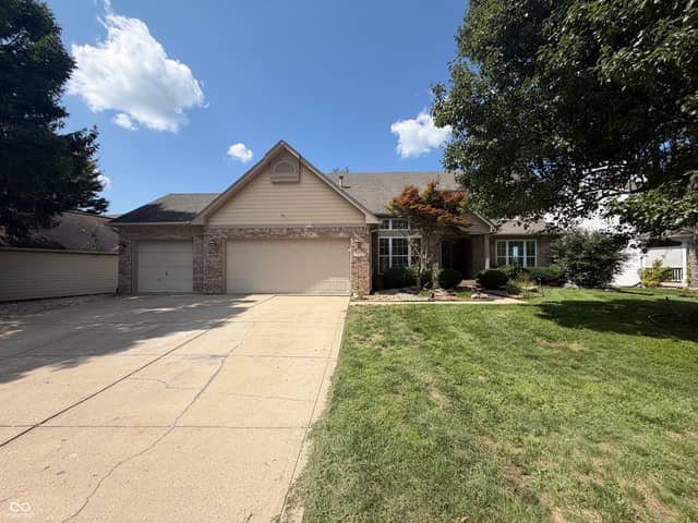 7328 Chestnut Hills Boulevard, Indianapolis, IN 46278, photo 2 of 49