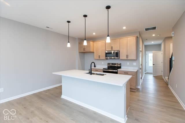 6151 Mill Hill Way #300-402, McCordsville, IN 46055, photo 5 of 33