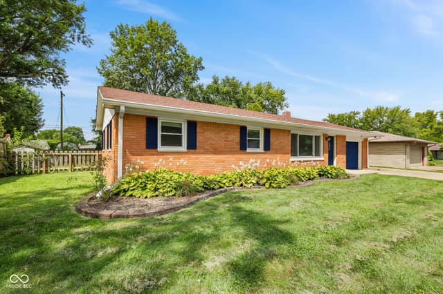 714 Howard Drive, Greenwood, IN 46142, photo 3 of 26