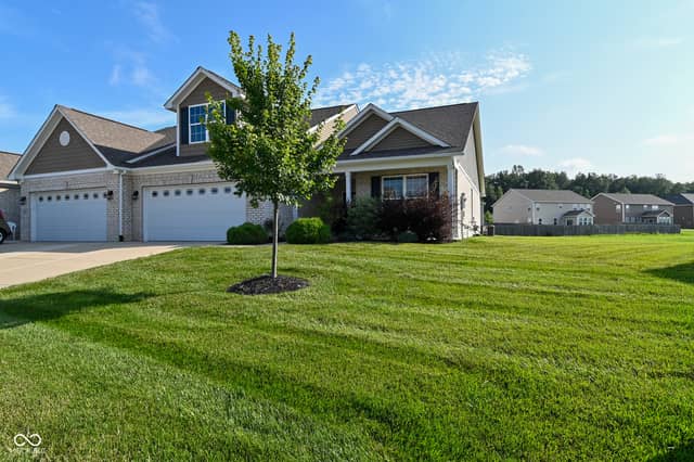 9170 Hedley Way E, Avon, IN 46123, photo 3 of 58