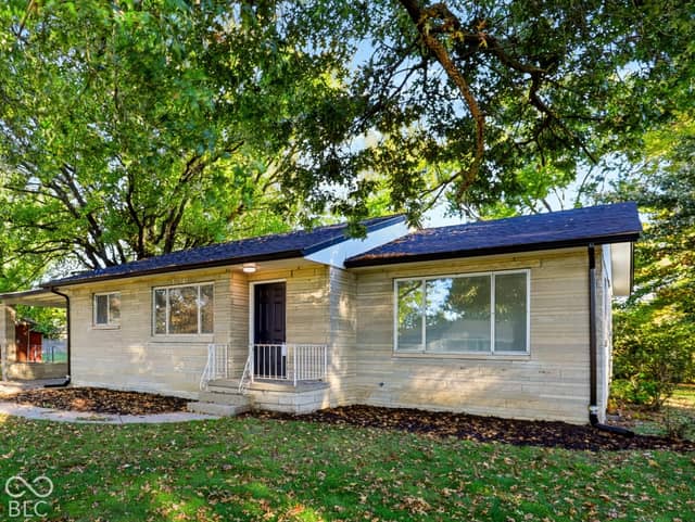 4062 W Broadway Avenue, Bloomington