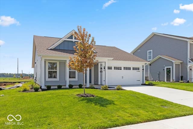859 Oakleaf Drive, Greenfield, IN 46140, photo 3 of 34