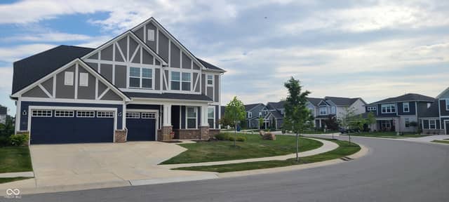 5279 Noble Crossing Parkway W, Noblesville, IN 46062, photo 2 of 37