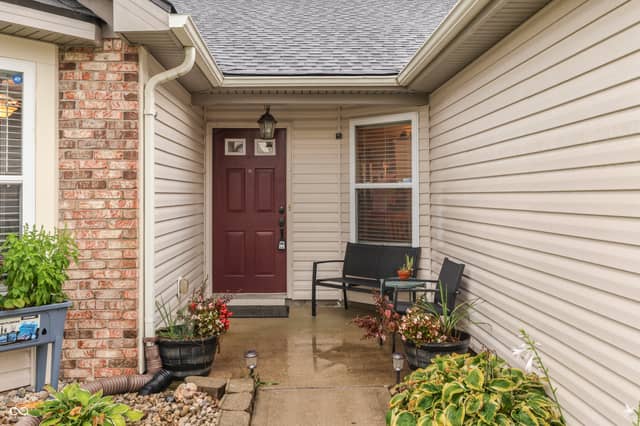 2369 Orchard Creek Drive, Columbus, IN 47201, photo 5 of 38
