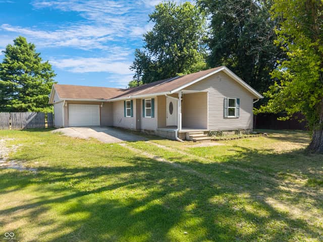 353 Trinton Circle, Bedford, IN 47421, photo 2 of 26