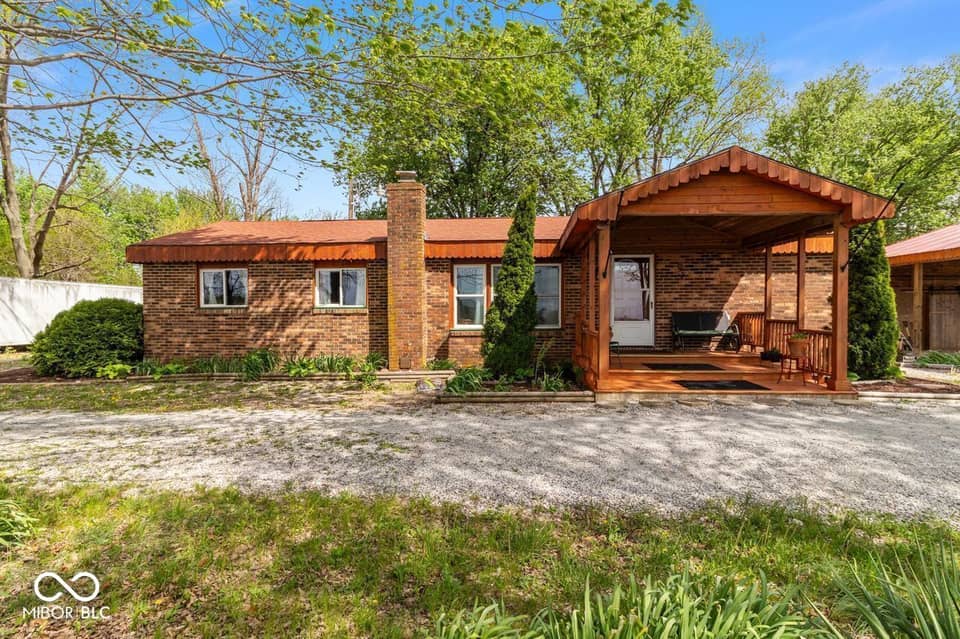 1591 S Graveyard Road, Paragon