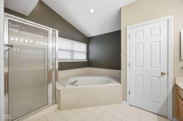 8250 Carloway Road, Indianapolis, IN 46236, photo 3 of 36