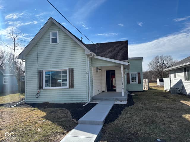 207 S Jackson Street, Frankton, IN 46044, photo 4 of 33