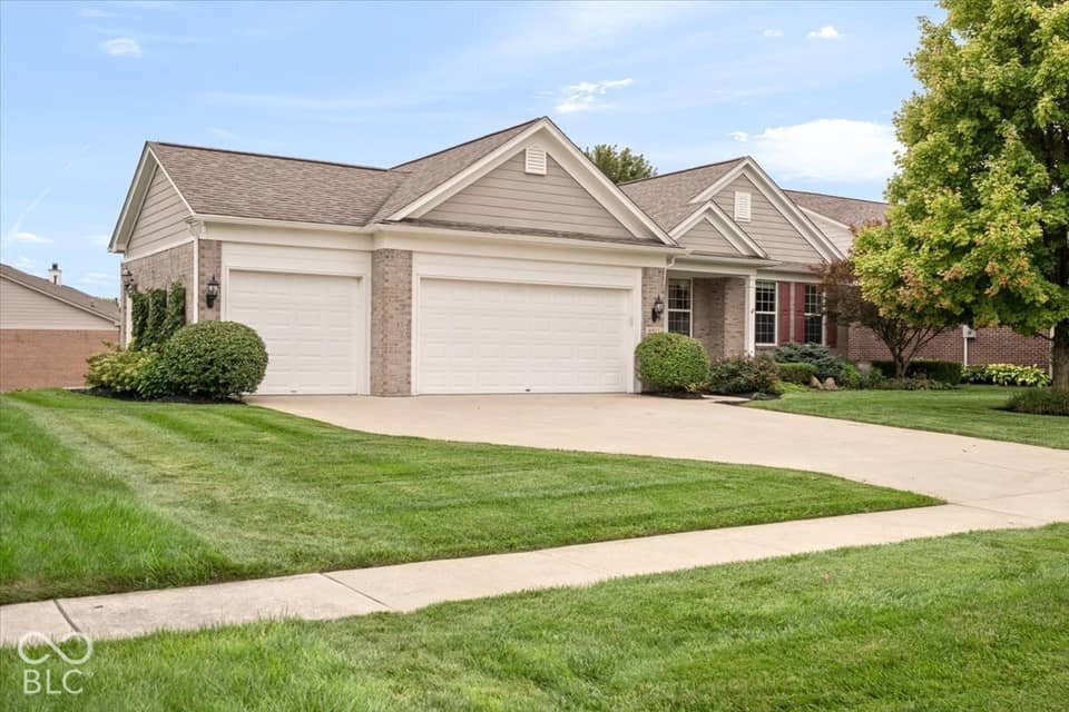 8923 W Cobblestone Drive W, Zionsville, IN 46077, photo 1 of 43