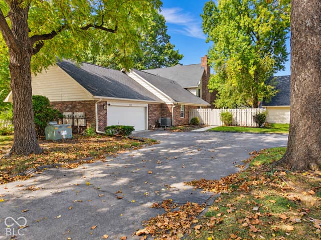 9110 Waymen Drive, Indianapolis, IN 46268, photo 5 of 32