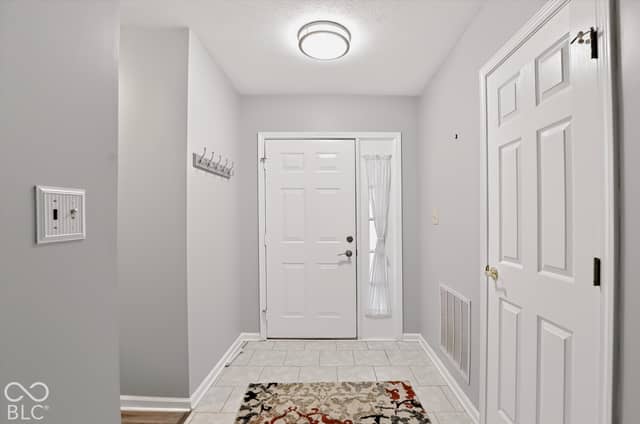 6404 Barberry Drive, Avon, IN 46123, photo 4 of 37