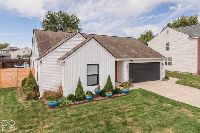 556 Hannah Place, Franklin, IN 46131, photo 3 of 55