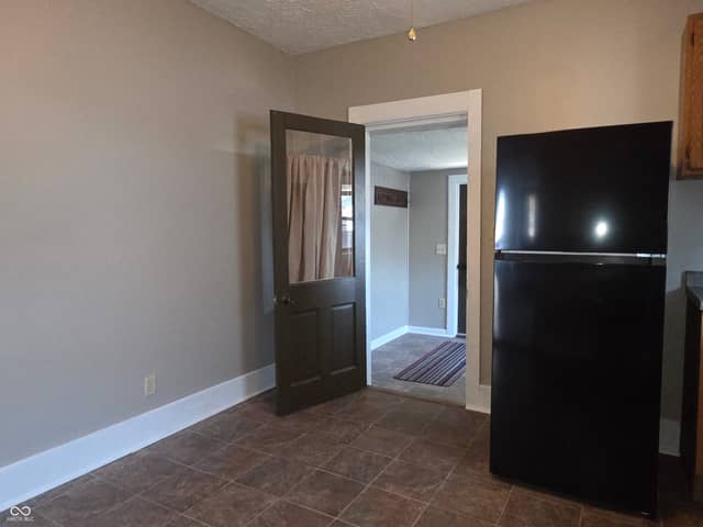 324 W Locust Street, Shelbyville, IN 46176, photo 5 of 46