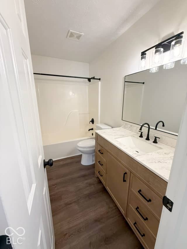 3846 Chancellor Drive, Greenwood, IN 46143, photo 4 of 18