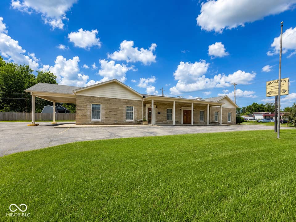 1202 S Lynhurst Drive, Indianapolis