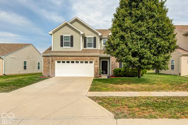848 Briarstone Drive, Greenwood, IN 46143, photo 2 of 54
