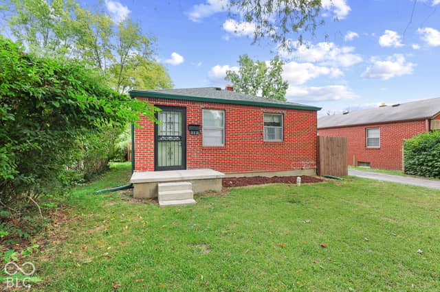 313 S Sheridan Avenue, Indianapolis, IN 46219, photo 4 of 29
