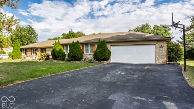 1401 Westwind Drive, Avon, IN 46123, photo 3 of 35