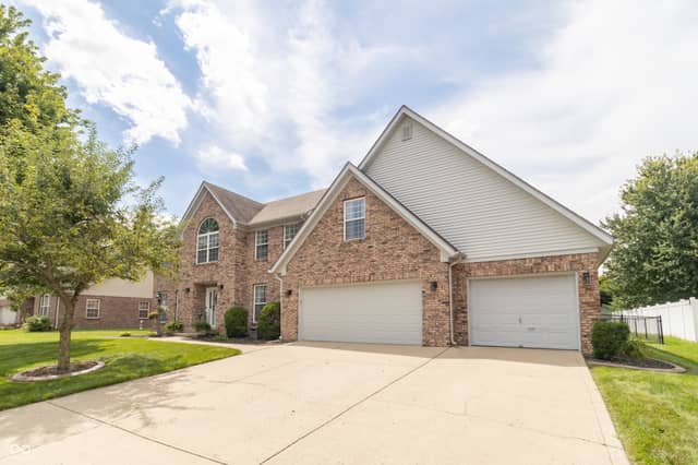 1518 Pippin Drive, Greenfield, IN 46140, photo 3 of 44