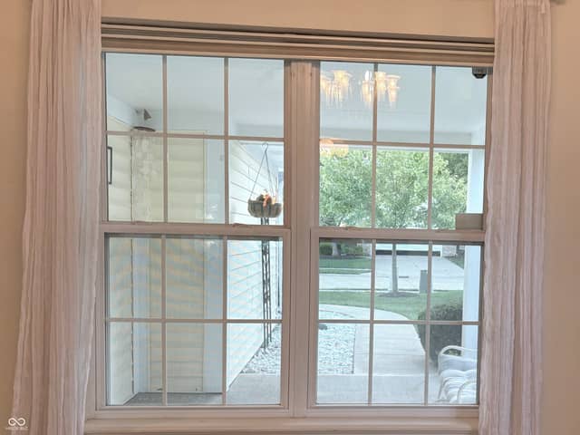 7335 Brackenwood Circle S, Indianapolis, IN 46260, photo 5 of 32