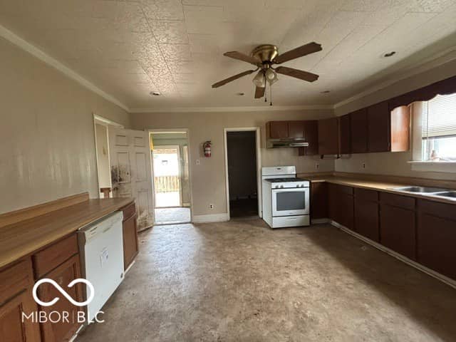 200 N Center, Francisco, IN 47649, photo 4 of 32