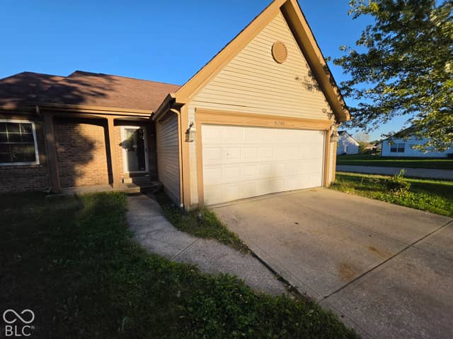 5001 Falcon Grove Drive, Indianapolis, IN 46254, photo 4 of 28