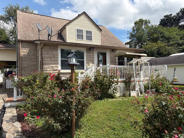702 NW 2nd Street, Washington, IN 47501, photo 2 of 31