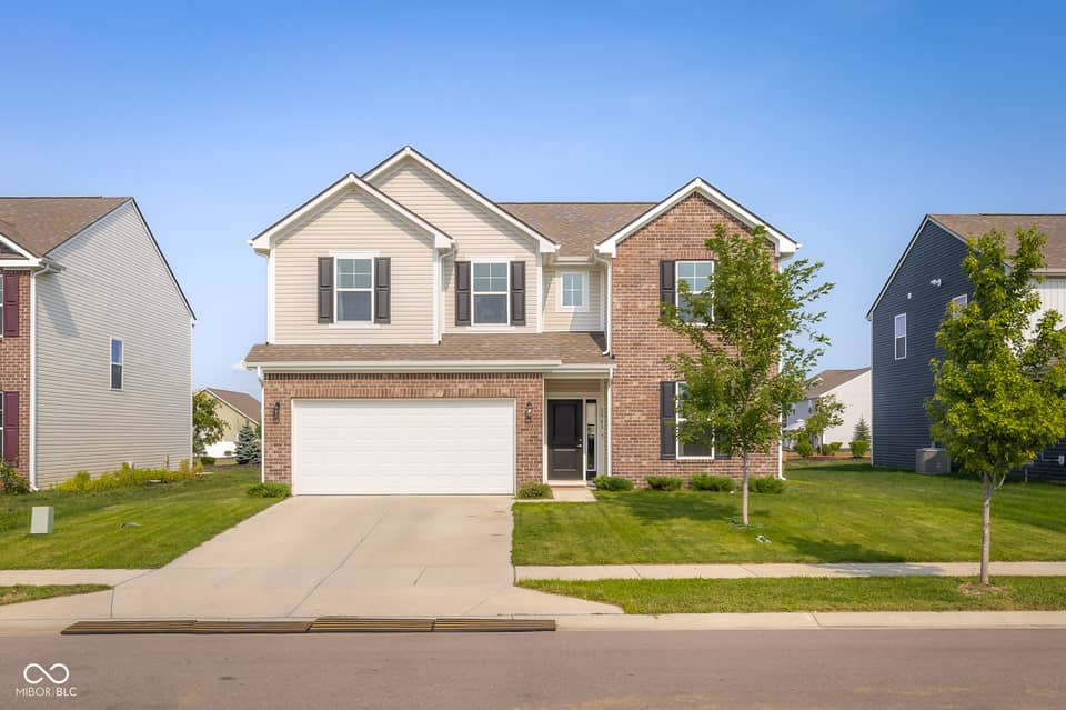 3943 Winston Lane, Columbus, IN 47201, photo 1 of 30