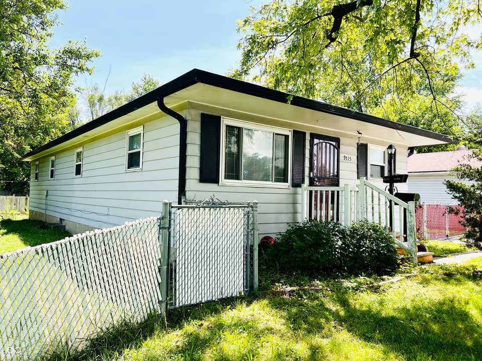 9715 E 42nd Street, Indianapolis