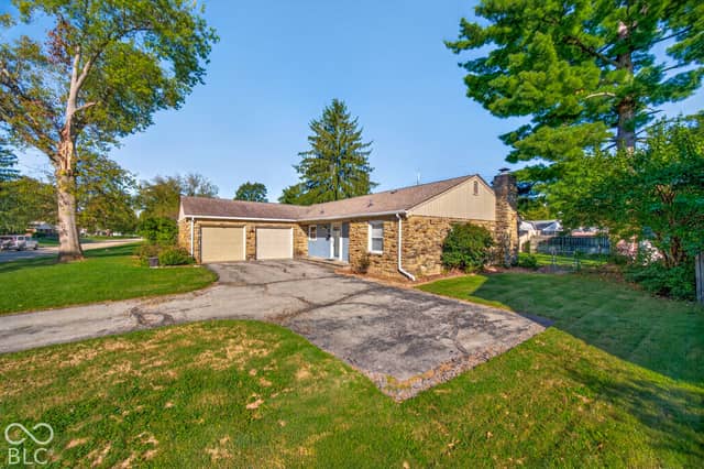 1602 Crescent Drive, Columbus, IN 47203, photo 3 of 43