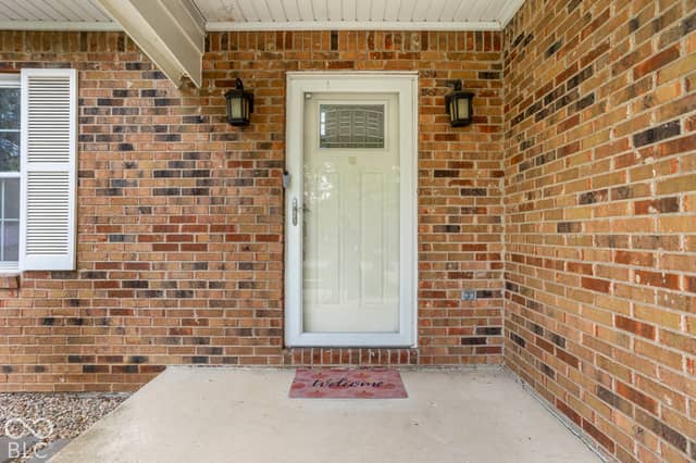 8633 Fox Ridge Lane, Indianapolis, IN 46256, photo 5 of 37
