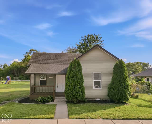 723 W Oak Street, Seymour, IN 47274, photo 2 of 26
