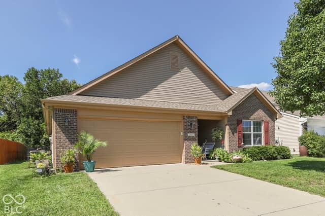 3552 Miesha Drive, Indianapolis, IN 46217, photo 2 of 26