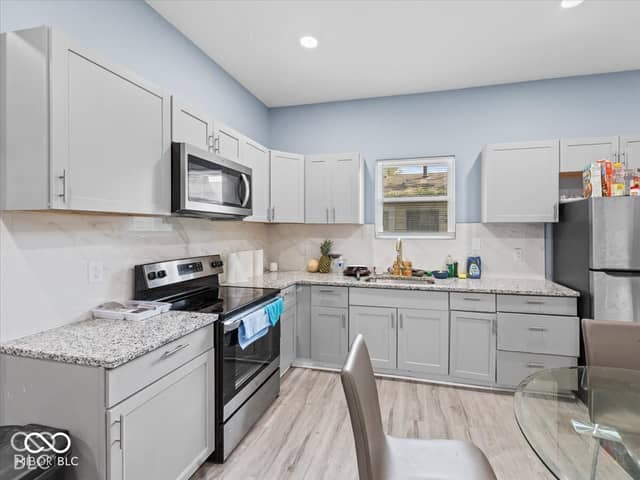 955 N Belleview Place, Indianapolis, IN 46222, photo 3 of 13
