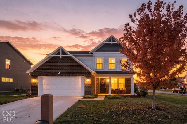 8673 Fawn Way, McCordsville, IN 46055, photo 2 of 38