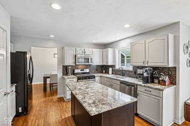 7194 Rodney Place, Noblesville, IN 46062, photo 4 of 32