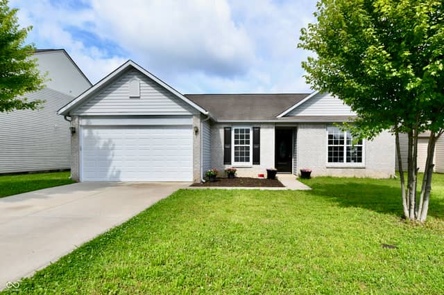 2748 Rothe Lane, Indianapolis, IN 46229, photo 4 of 47