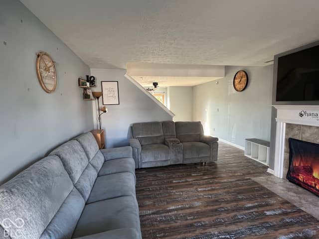1476 Pencross Lane, Greenwood, IN 46143, photo 5 of 18