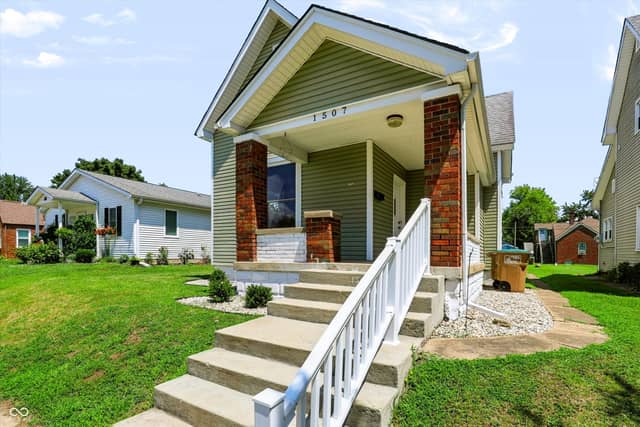 1507 Lafayette Avenue, Columbus, IN 47201, photo 3 of 34