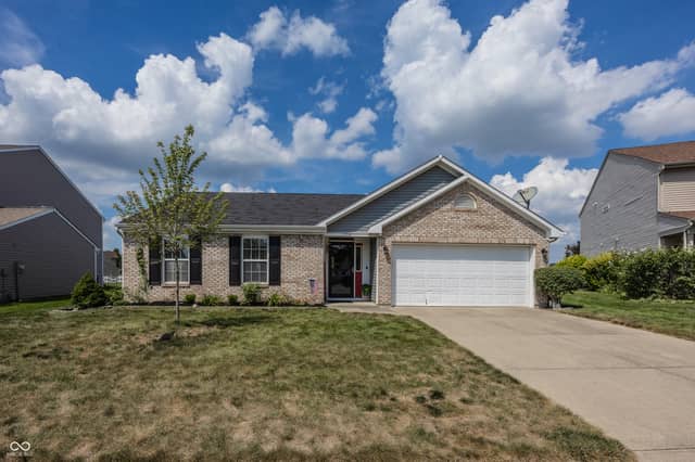 7934 Painted Pony Drive, Indianapolis, IN 46217, photo 2 of 31