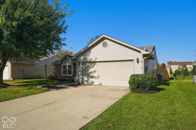 17708 Sanibel Circle, Westfield, IN 46062, photo 2 of 31