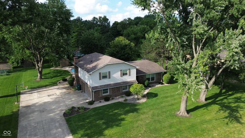 204 S Oak Boulevard Drive, Greenfield