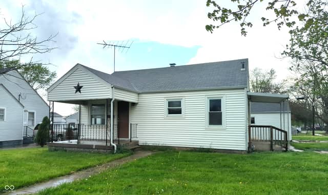 616 W 38th Street, Anderson, IN 46013, photo 4 of 12