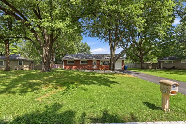 10735 Vali Drive, Carmel, IN 46280, photo 4 of 37