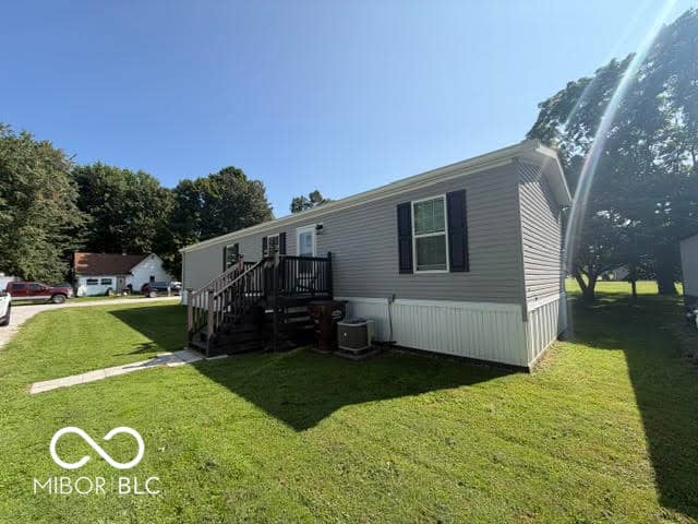 305 E Columbia, Roachdale, IN 46172, photo 2 of 34